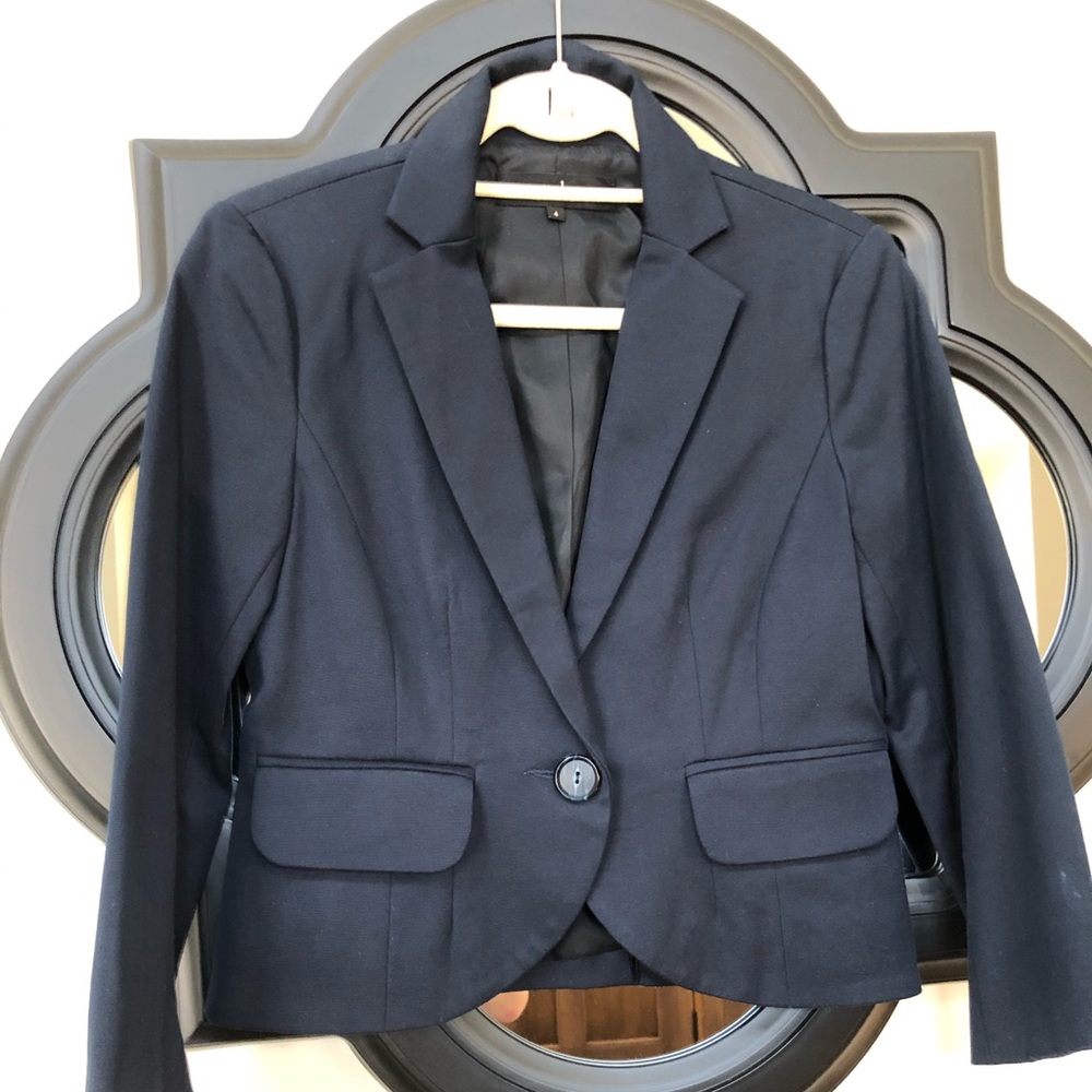 Brand new with tags Lepore fitted navy blazer.